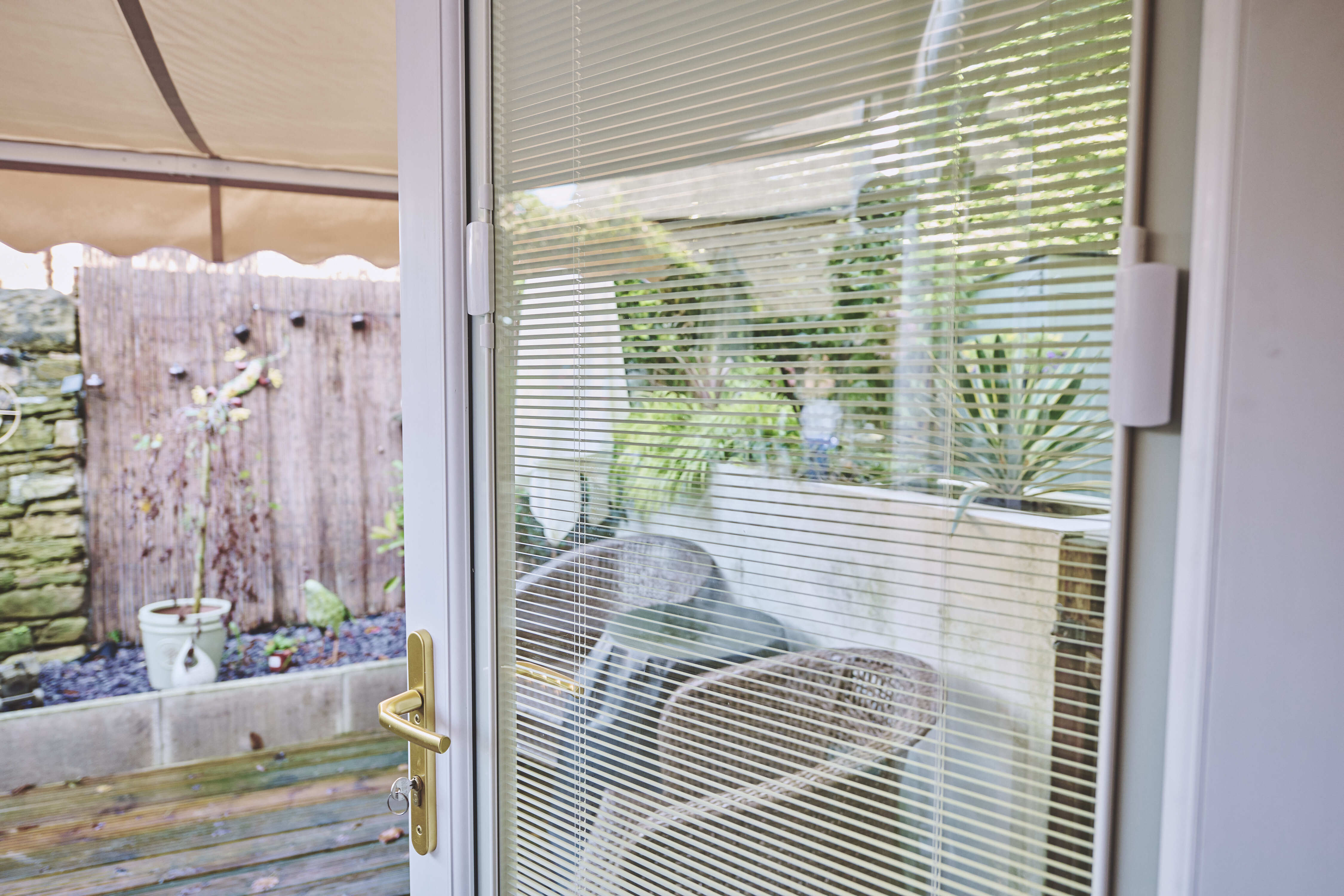 Integral blinds v perfect fit blinds